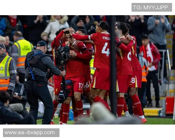 曼城与切尔西焦点对决海报发布谢尔基独自亮相引关注