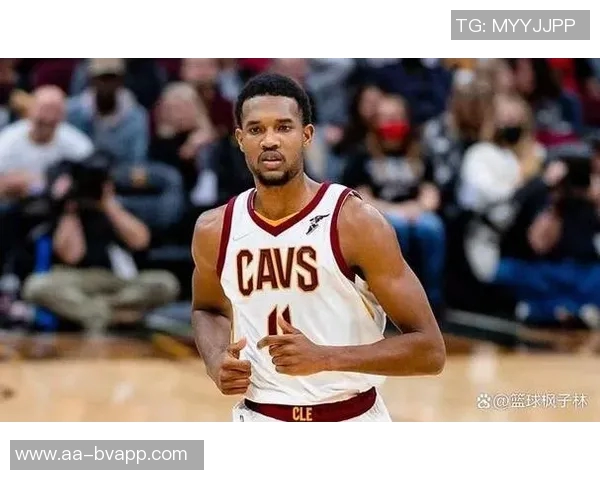 近三季仅有小莫布里和文班两人单场达到15分10板5助5帽且命中率超过70