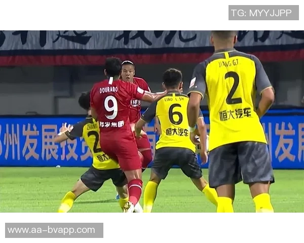 刘越解析中超争冠现状回归上赛季模式热闹背后的深层原因