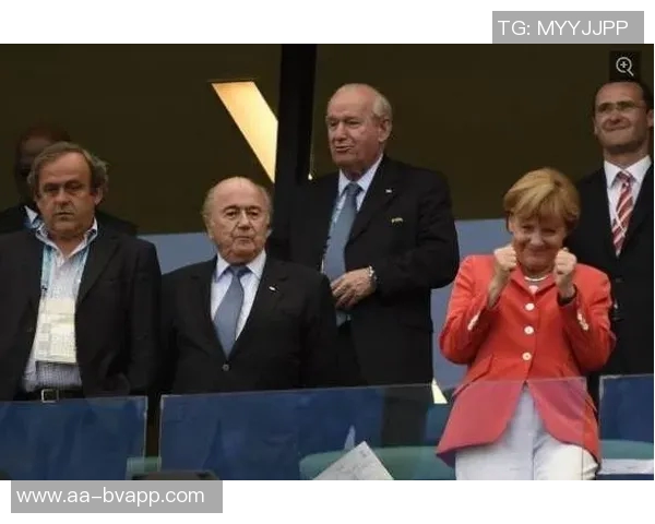 意副总理现场观德比感慨周围150名内拉庆祝时保持克制